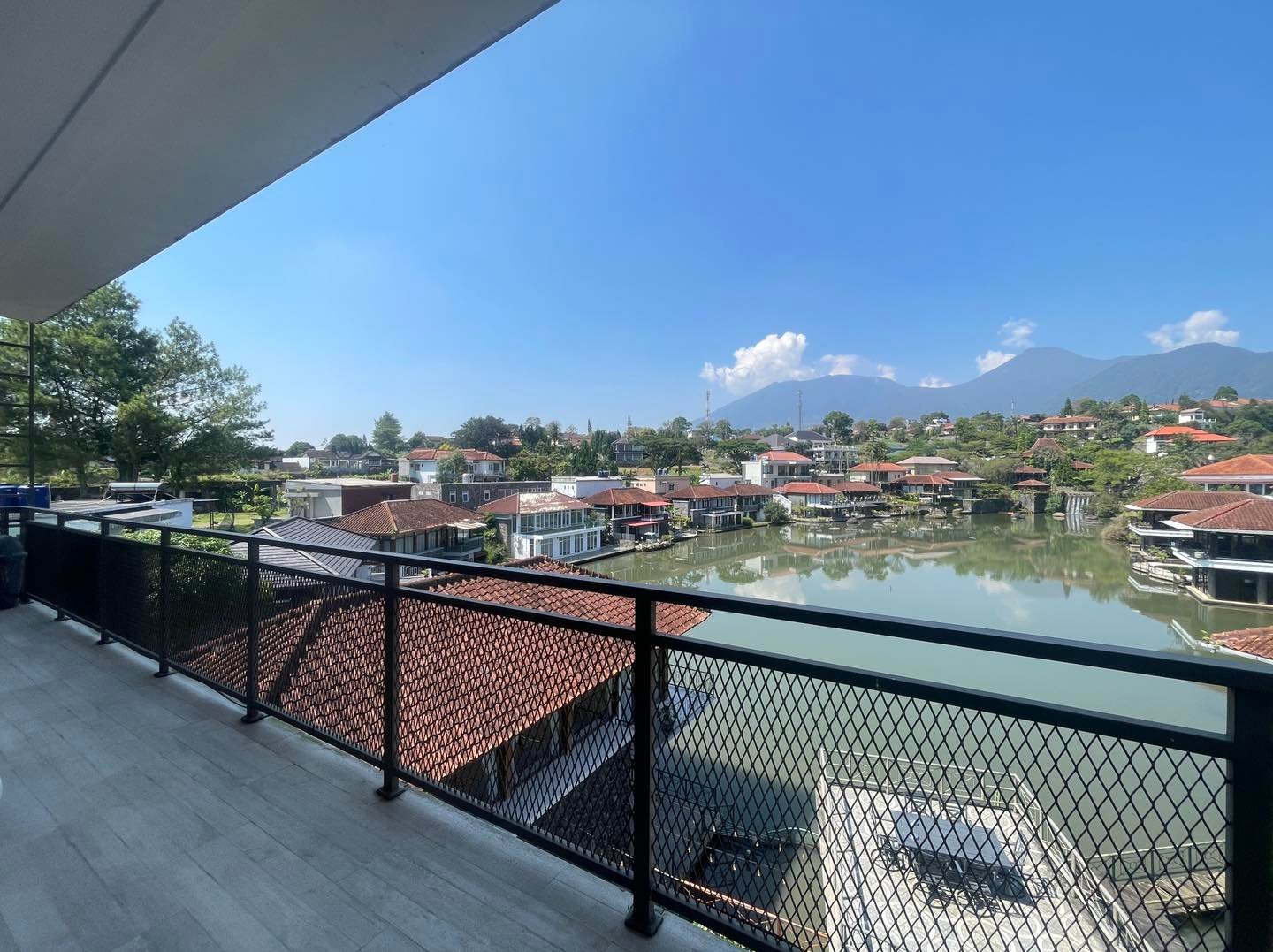 Villa 7 Kamar dengan Private Pool, Bonfire & Mountain View – Kapasitas 30 Orang