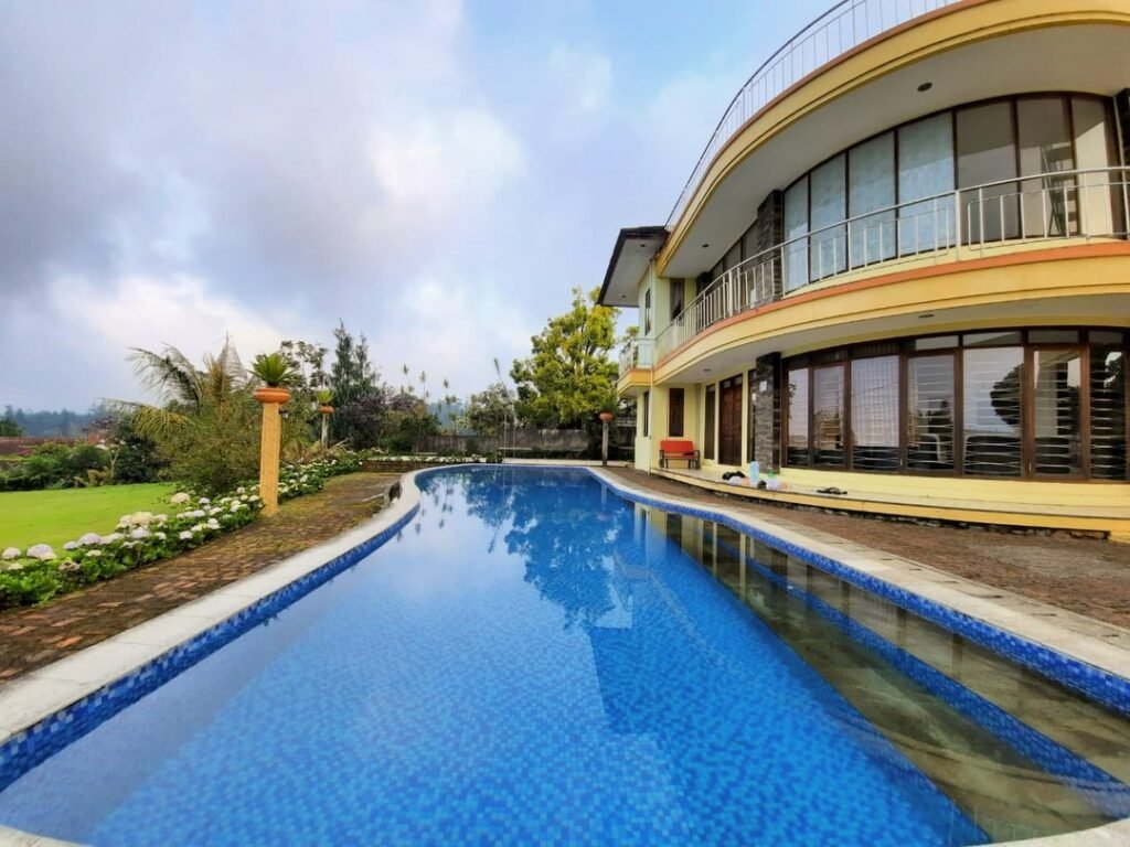 Villa Jean Coolibah Puncak Ciloto – Private Pool, 4 Kamar Tidur & Pemandangan Gunung