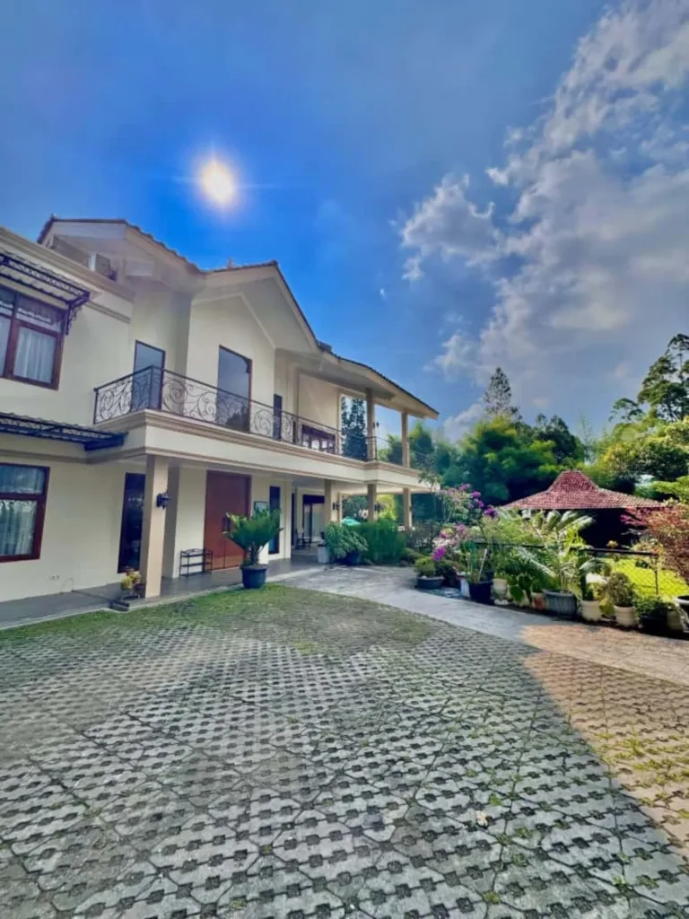 Villa Mewah 7 Kamar Puncak dengan Kolam Renang, Kapasitas 50 Orang di Puncak Bogor