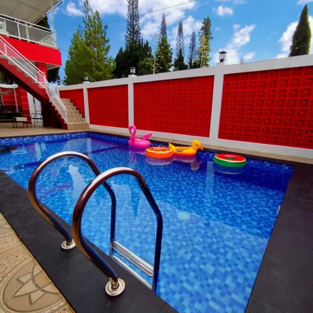 Villa Cherry Merah Private Pool 3 Kamar di Puncak