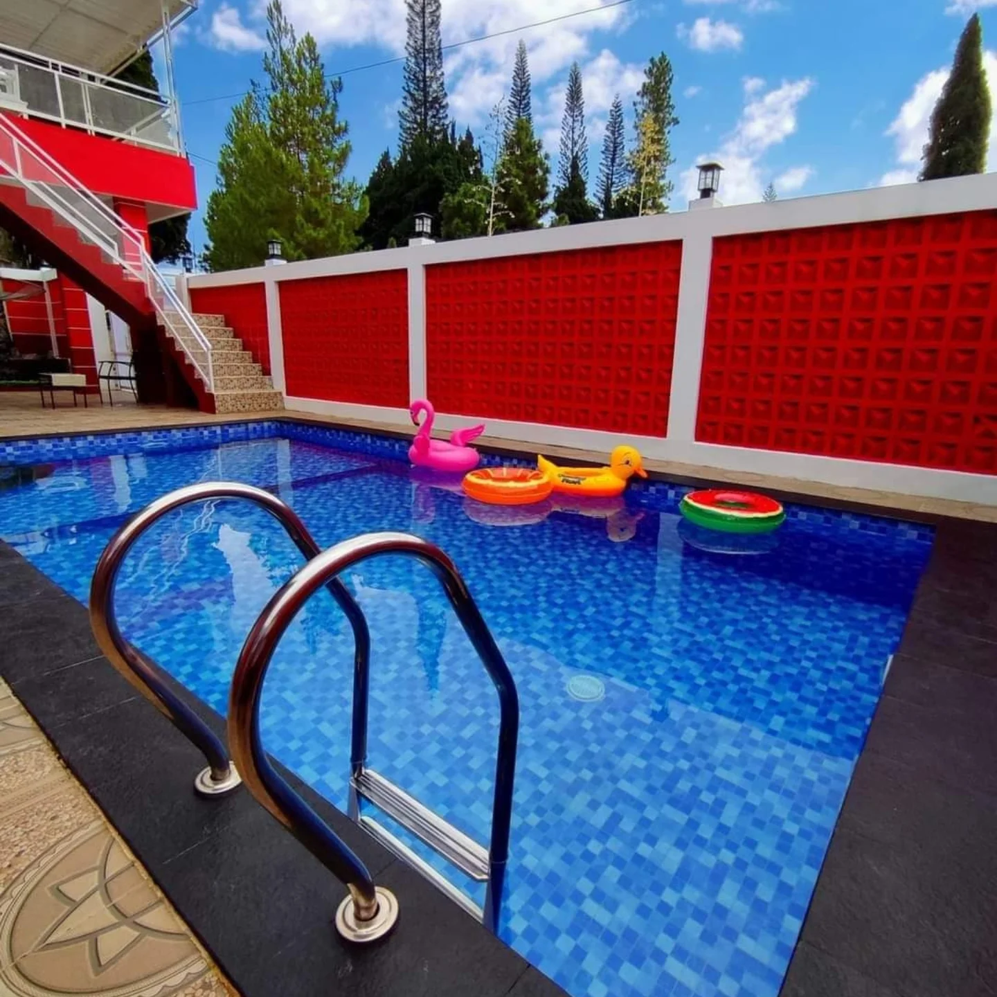 Villa Cherry Merah Private Pool 3 Kamar di Puncak